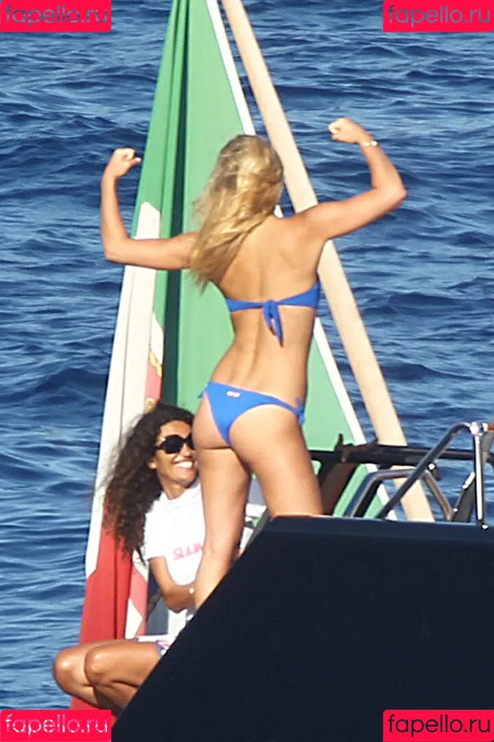 Bar Refaeli Onlyfans Photo Gallery 