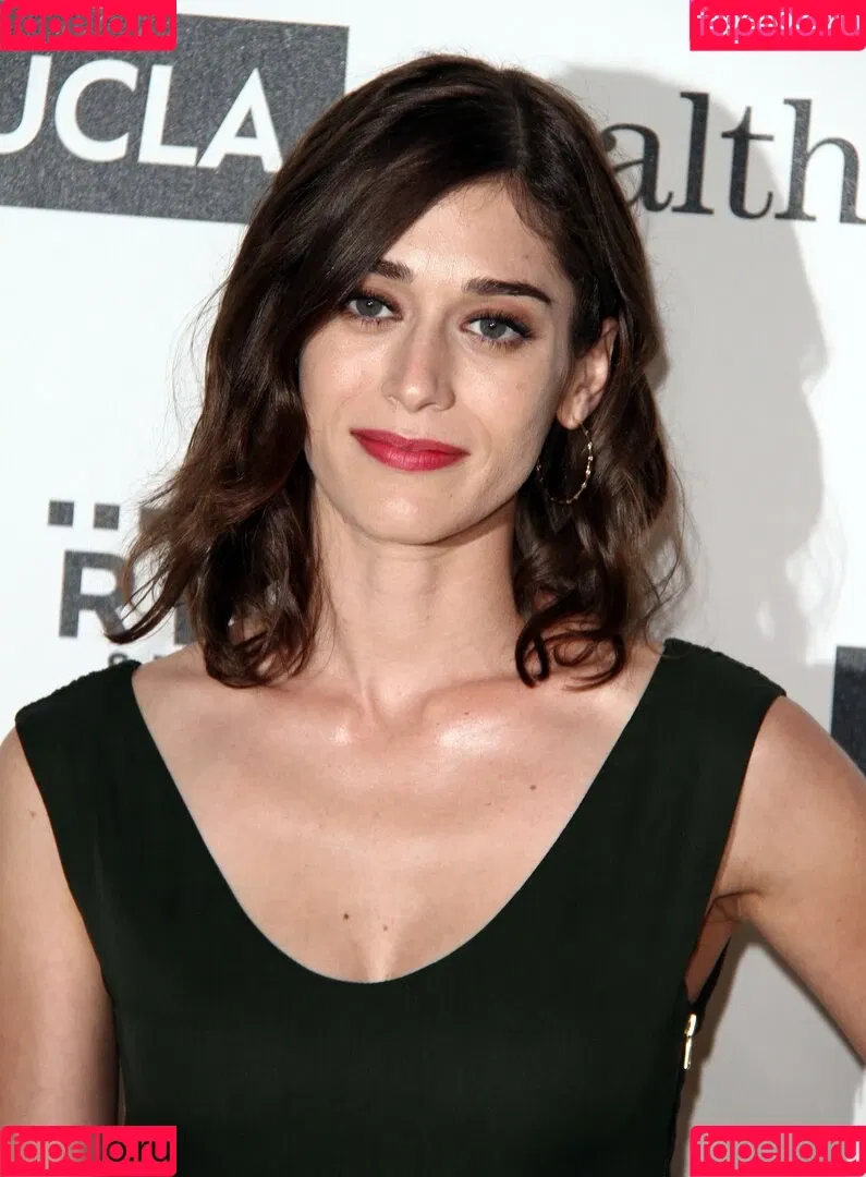 Lizzy Caplan Onlyfans Photo Gallery 