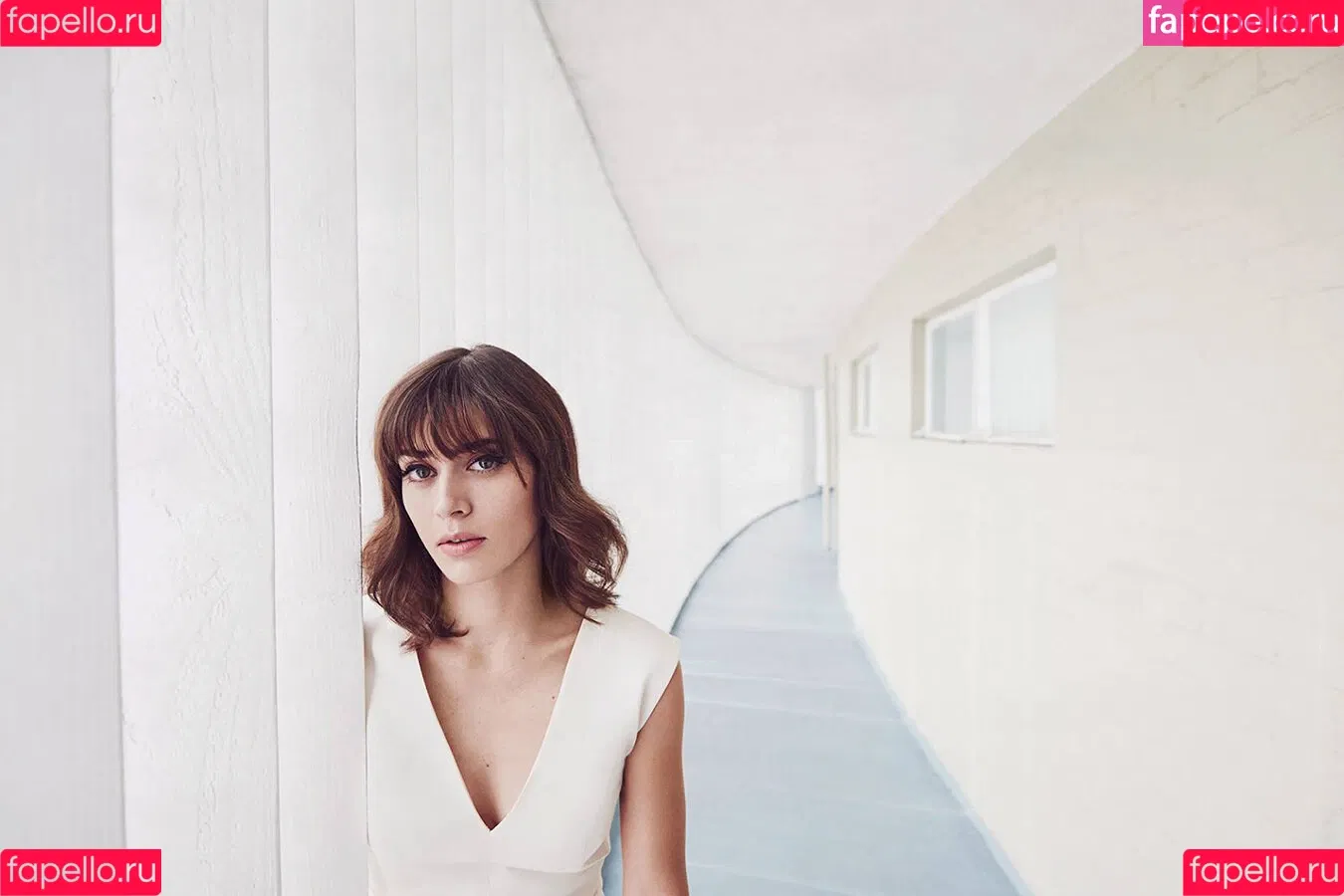 Lizzy Caplan Onlyfans Photo Gallery 
