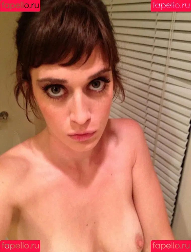 Lizzy Caplan Onlyfans Photo Gallery 