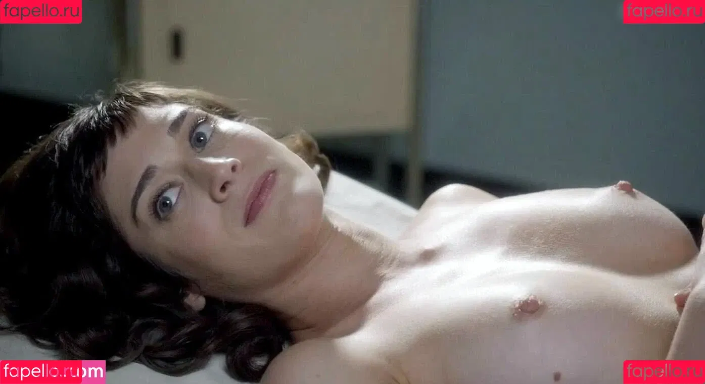 Lizzy Caplan Onlyfans Photo Gallery 