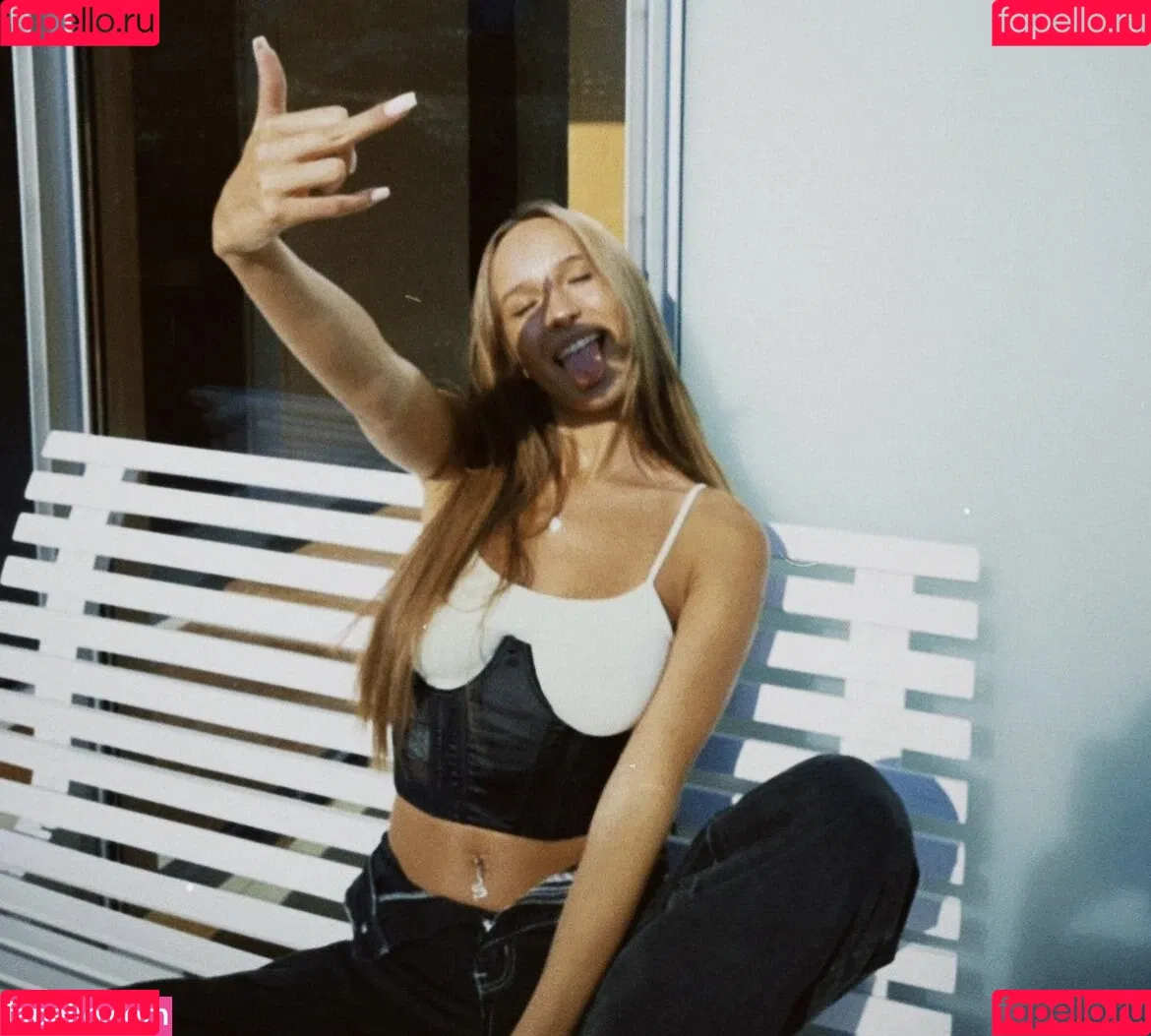Nona kanal Onlyfans Photo Gallery 