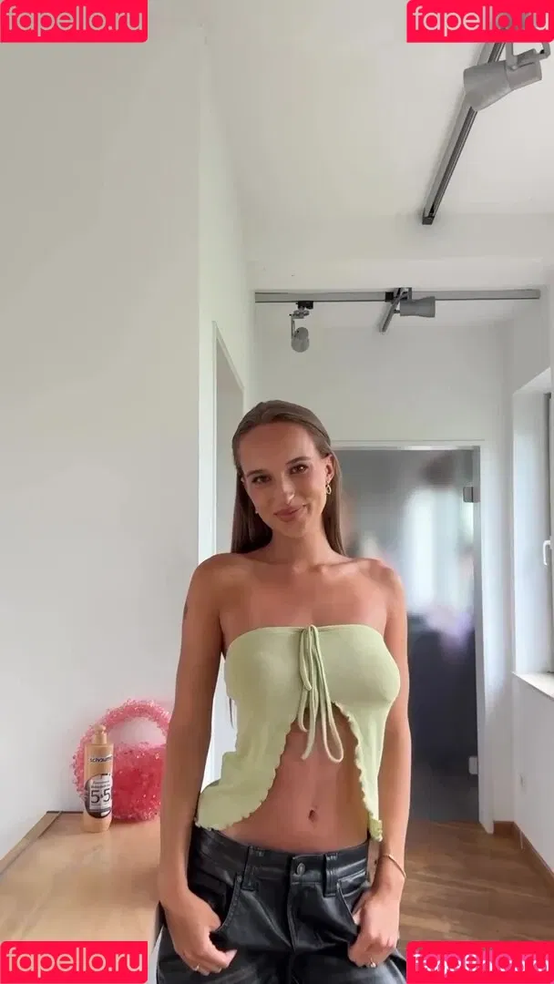 Nona kanal Onlyfans Photo Gallery 