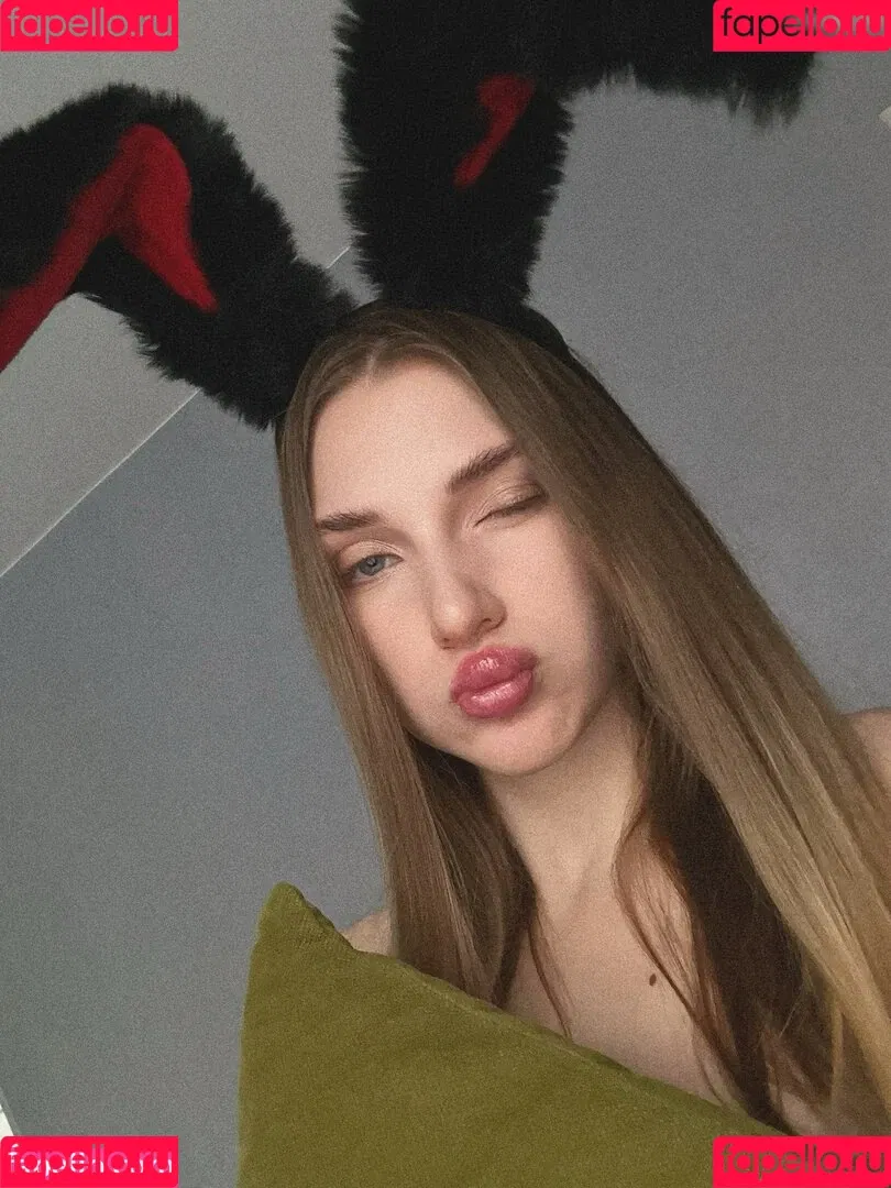 Aprikosin Onlyfans Photo Gallery 