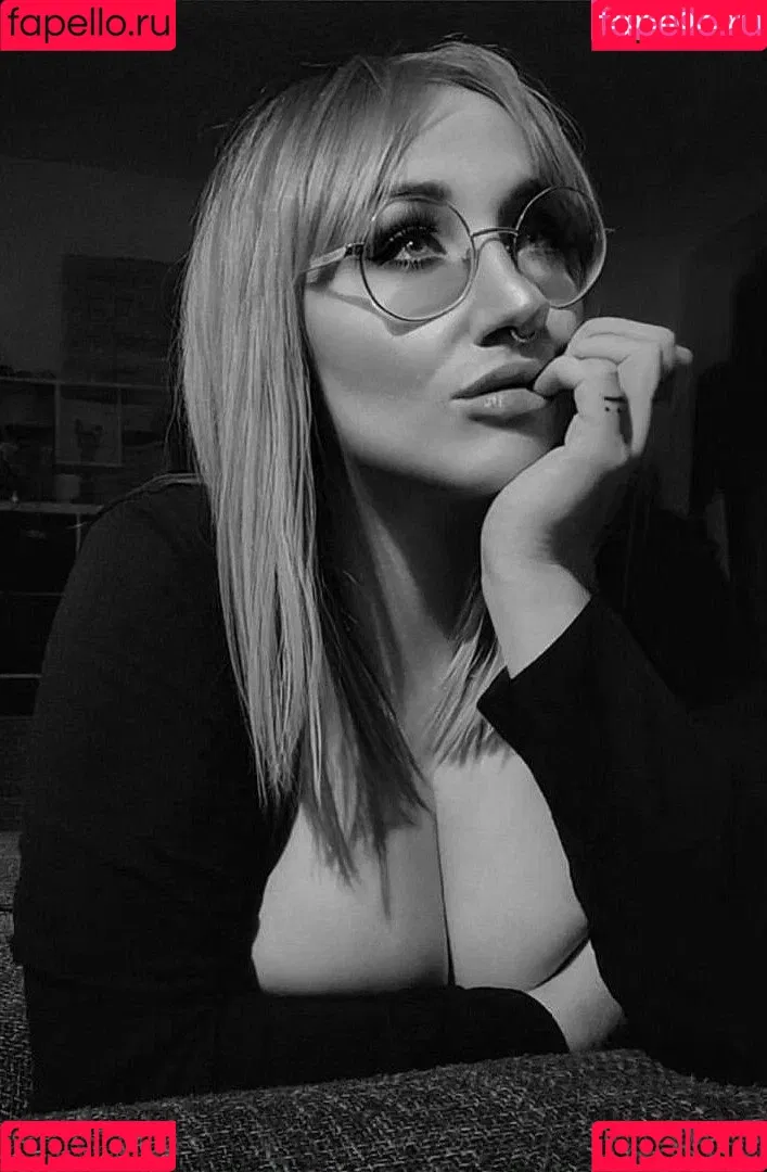 Frau Kopf Onlyfans Photo Gallery 