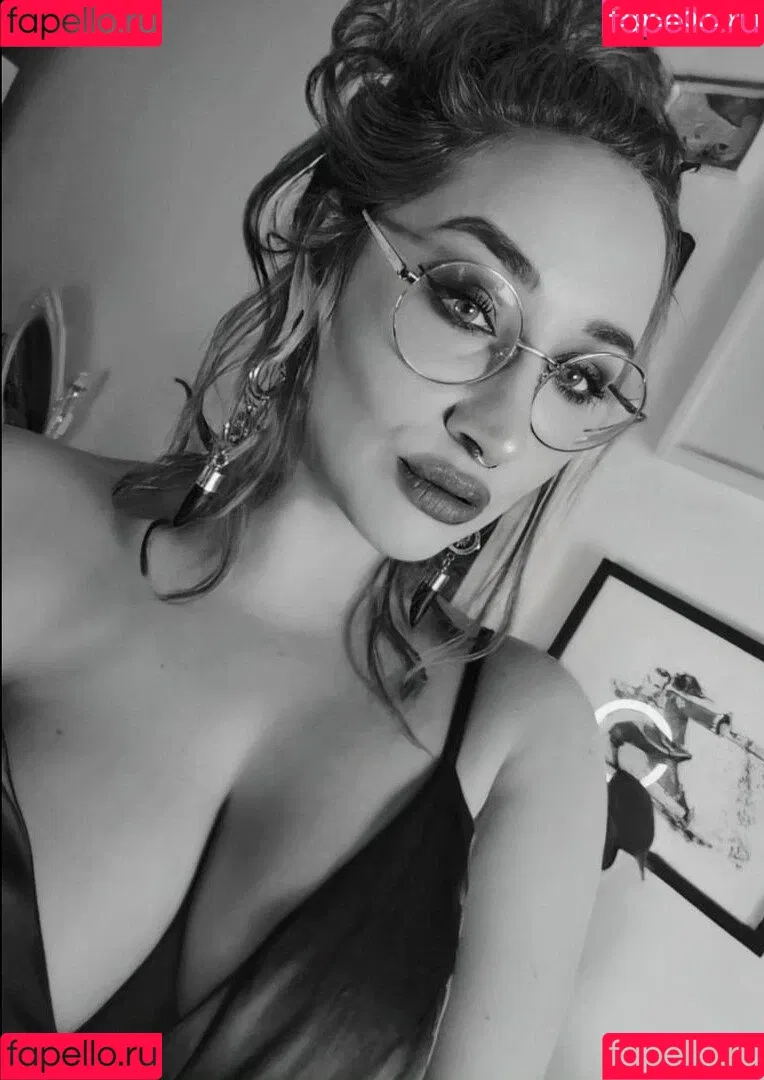 Frau Kopf Onlyfans Photo Gallery 