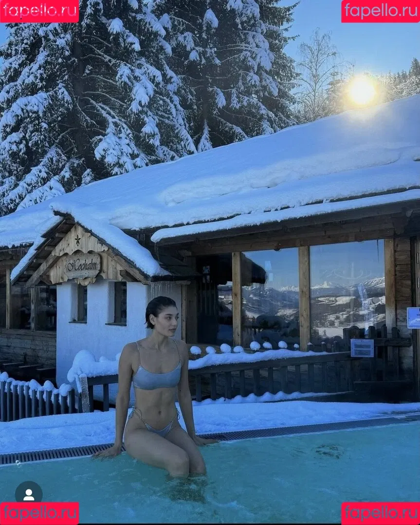Sarah Posch Onlyfans Photo Gallery 