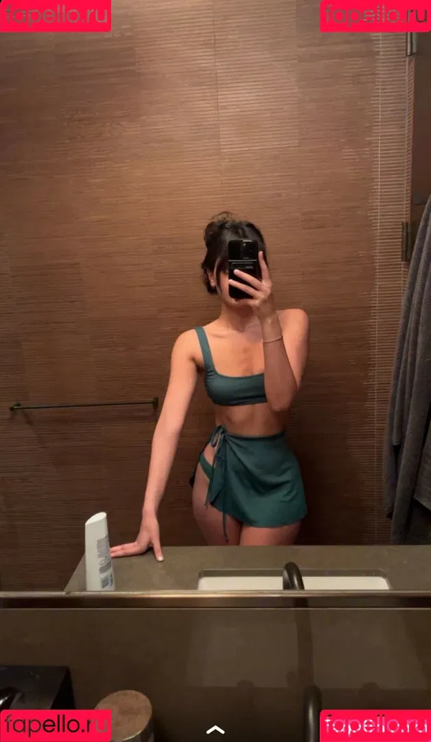 Melody Oz Onlyfans Photo Gallery 