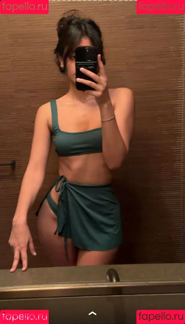 Melody Oz Onlyfans Photo Gallery 