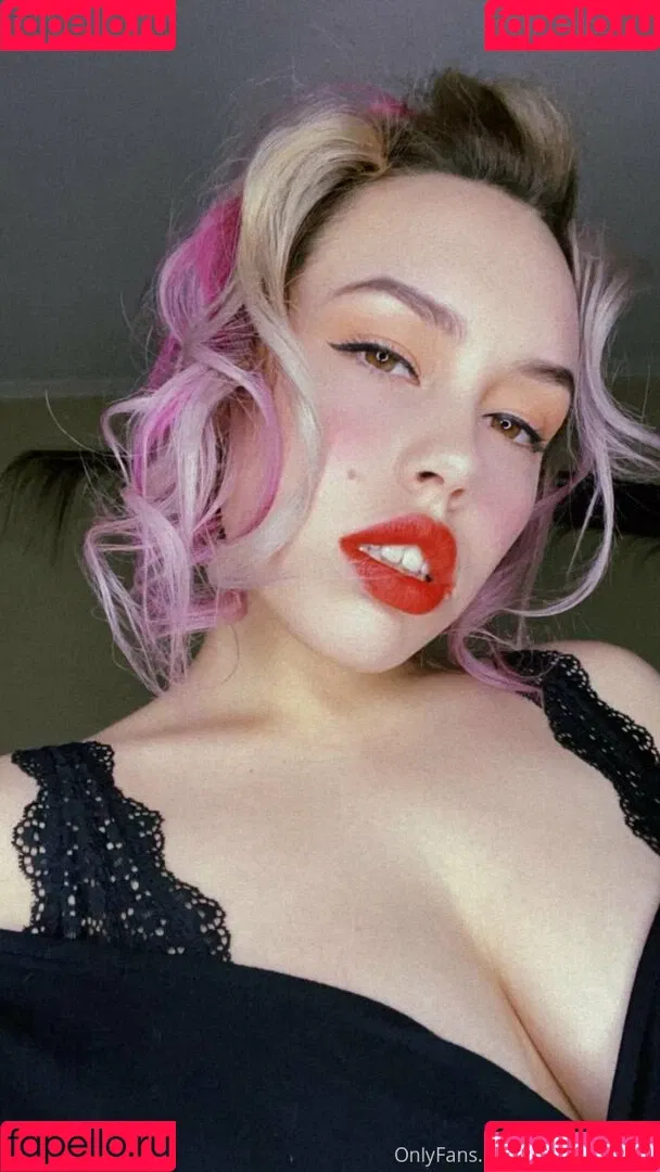 vallery_sakura Onlyfans Photo Gallery 