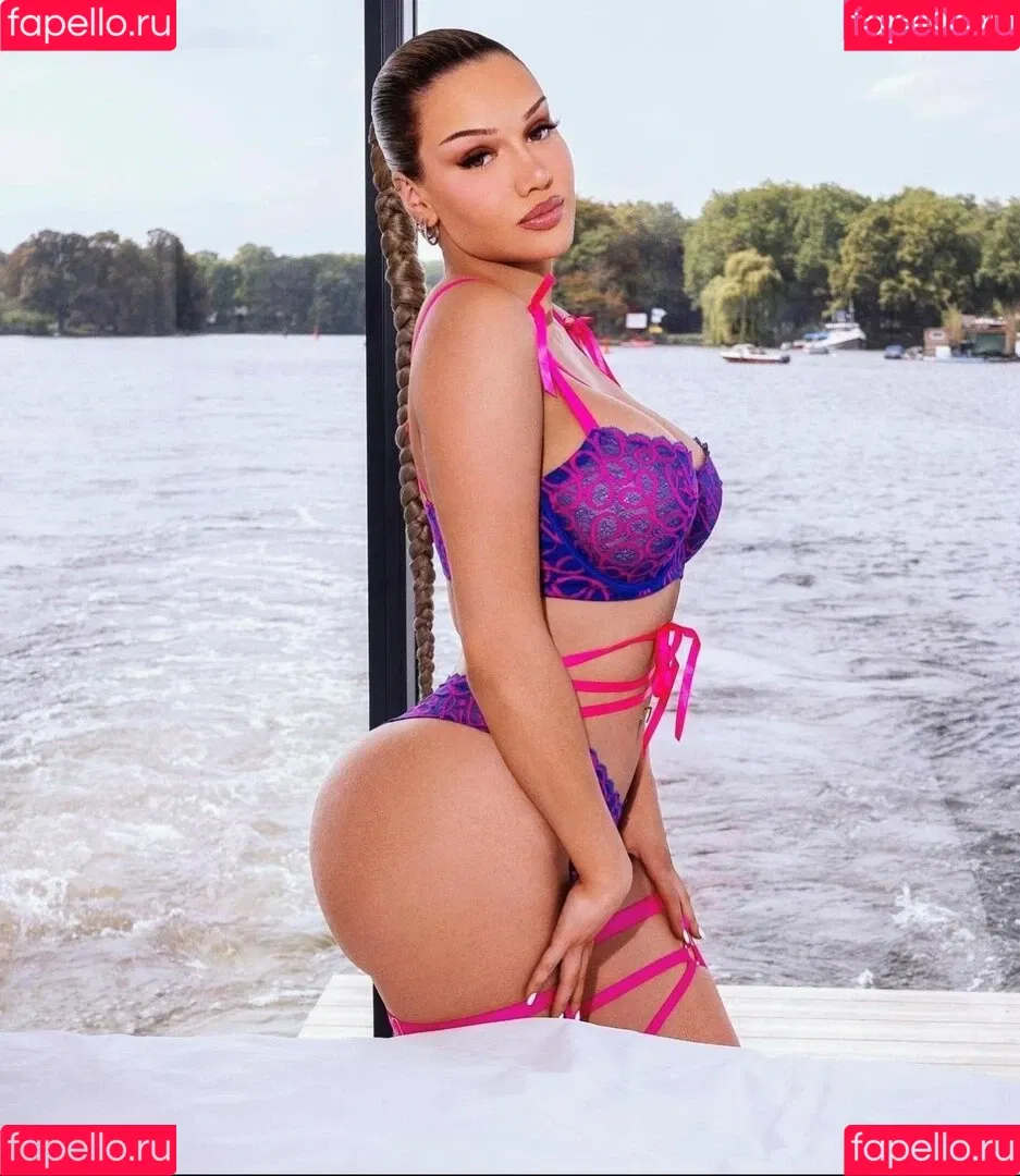 Shirin David Onlyfans Photo Gallery 