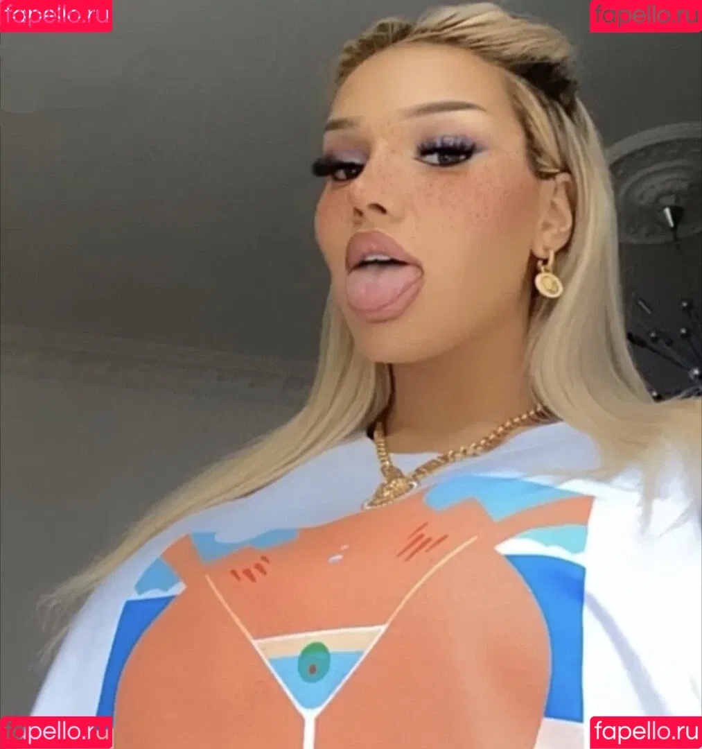 Shirin David Onlyfans Photo Gallery 