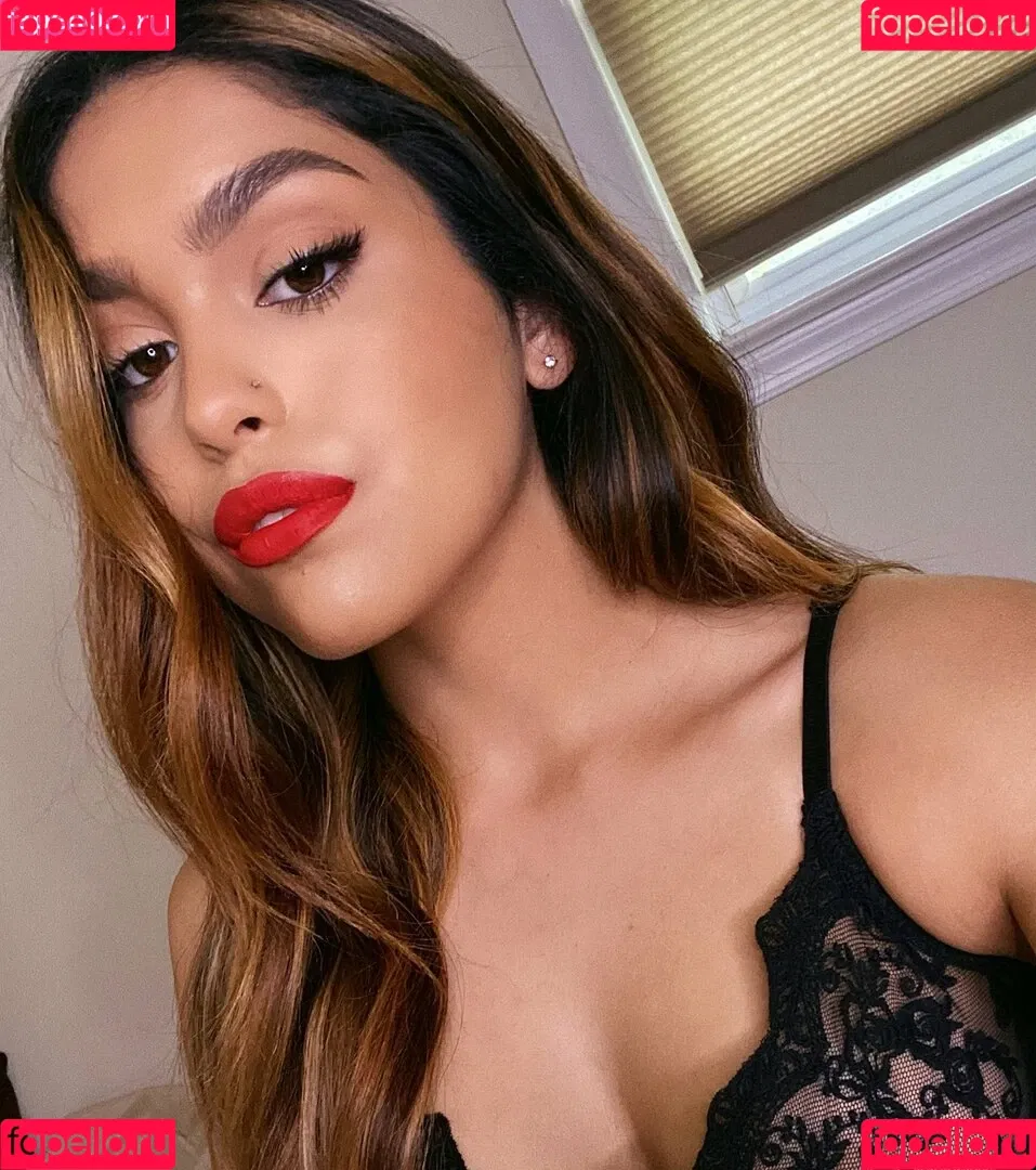 Henna Sharee Onlyfans Photo Gallery 