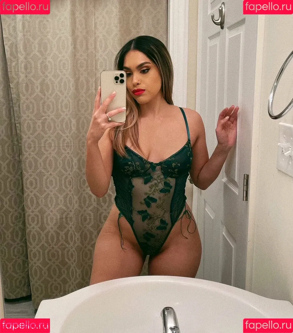 Henna Sharee Onlyfans Photo Gallery 