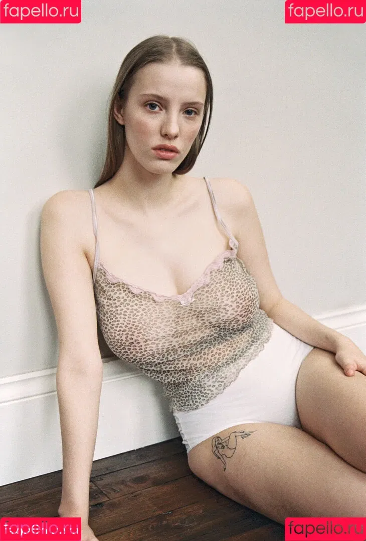 Eliza Goldsmith Onlyfans Photo Gallery 