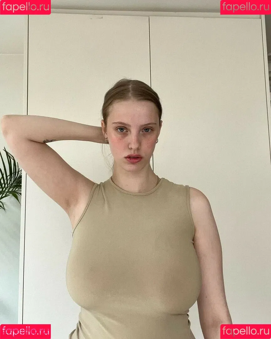 Eliza Goldsmith Onlyfans Photo Gallery 
