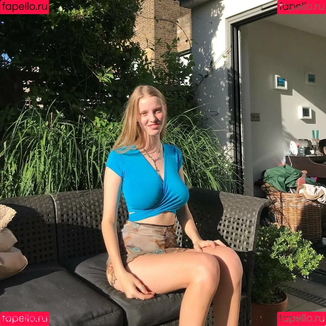 Eliza Goldsmith Onlyfans Photo Gallery 