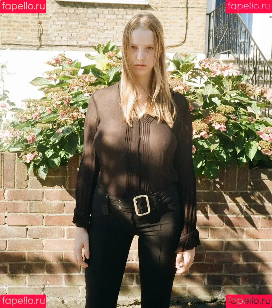 Eliza Goldsmith Onlyfans Photo Gallery 