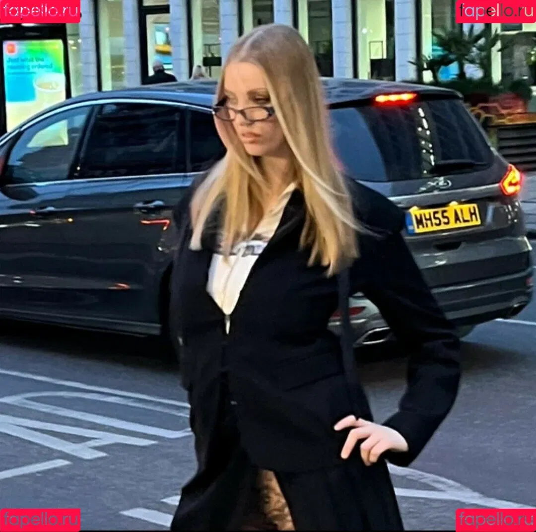 Eliza Goldsmith Onlyfans Photo Gallery 