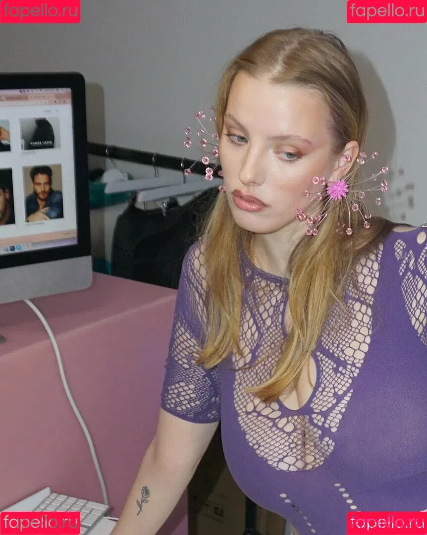 Eliza Goldsmith Onlyfans Photo Gallery 