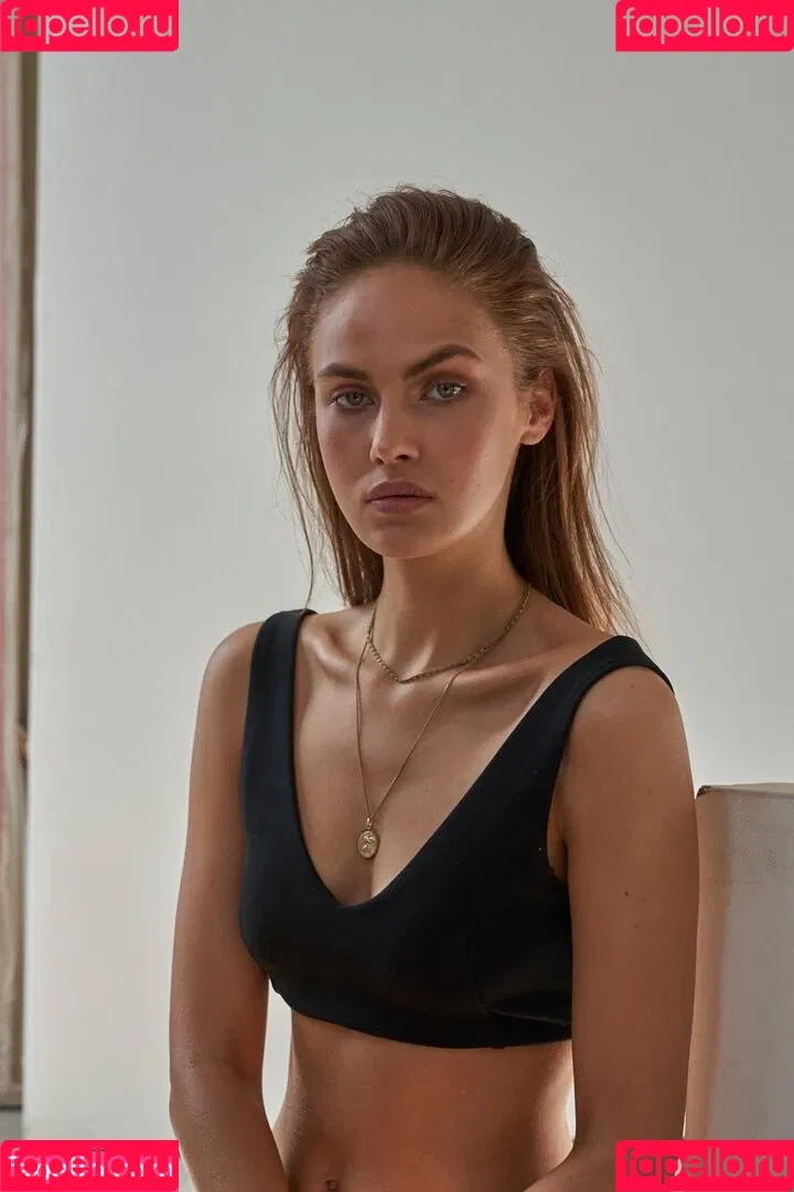 Elena Carrière Onlyfans Photo Gallery 
