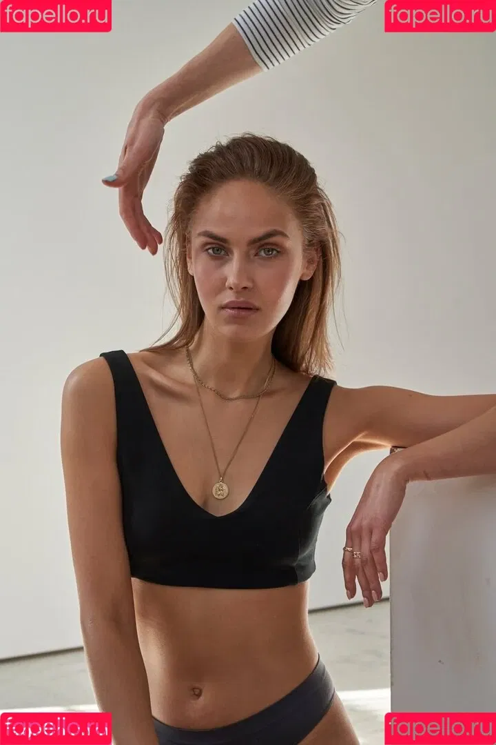 Elena Carrière Onlyfans Photo Gallery 