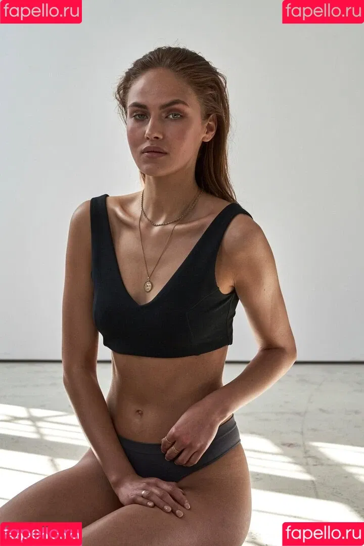 Elena Carrière Onlyfans Photo Gallery 