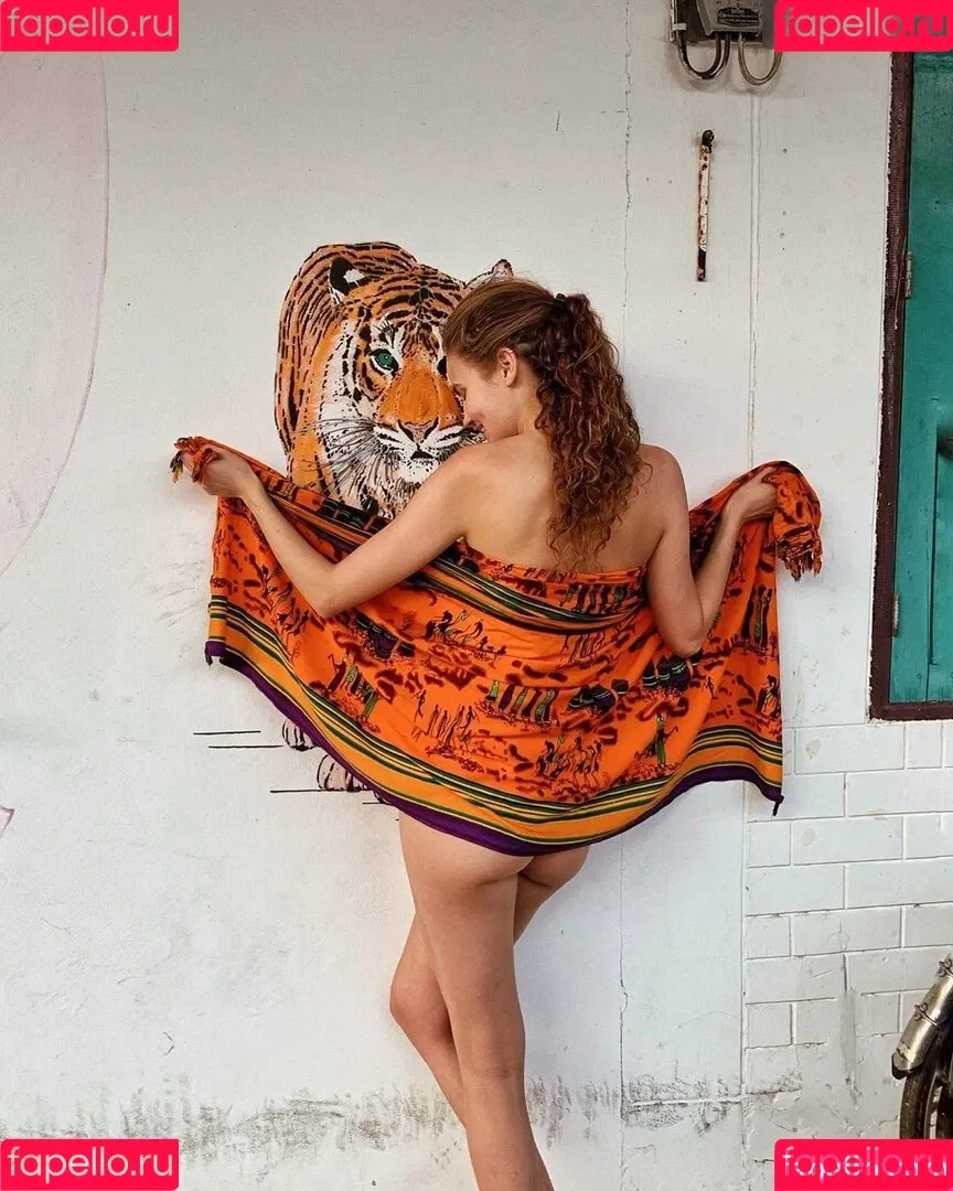 Elena Carrière Onlyfans Photo Gallery 