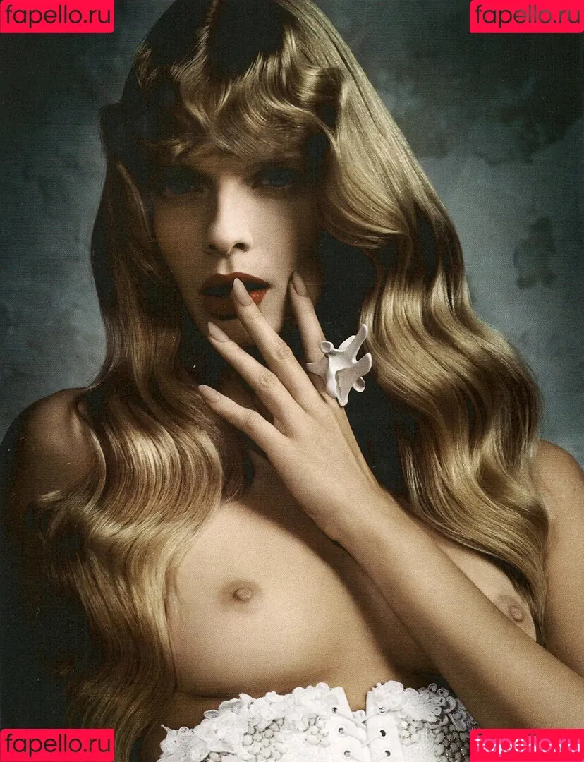Julia Stegner Onlyfans Photo Gallery 