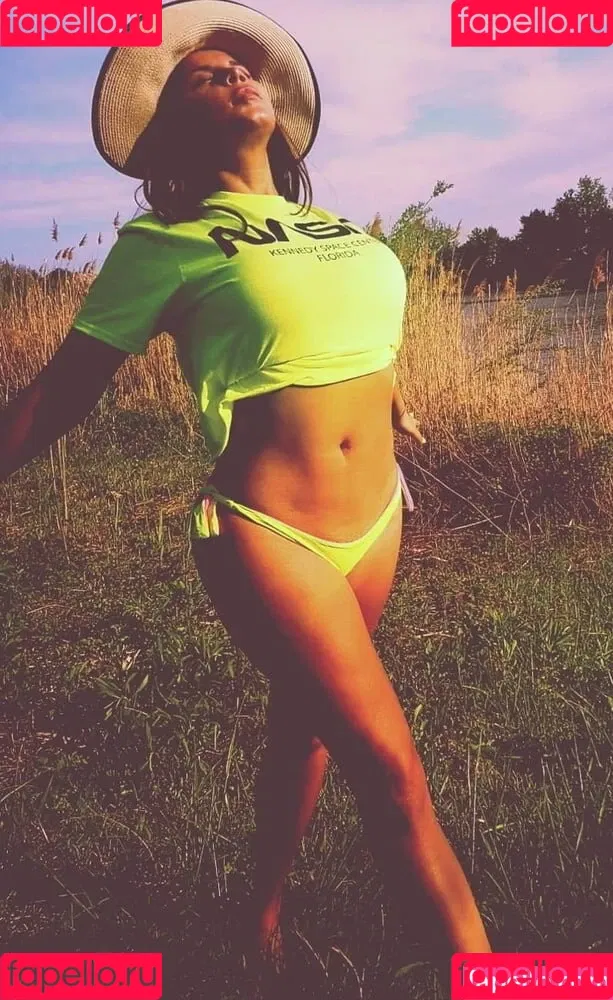 Indira Weis Onlyfans Photo Gallery 