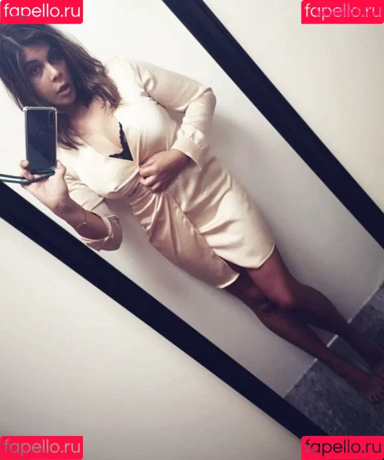 Indira Weis Onlyfans Photo Gallery 