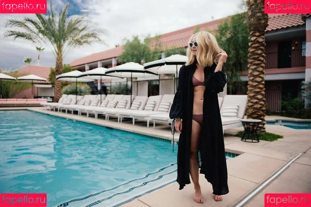 Becca Tobin Onlyfans Photo Gallery 