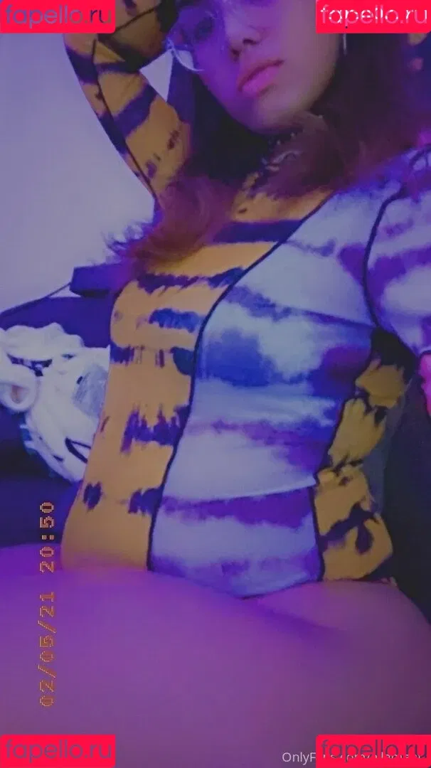 ellaeating Onlyfans Photo Gallery 