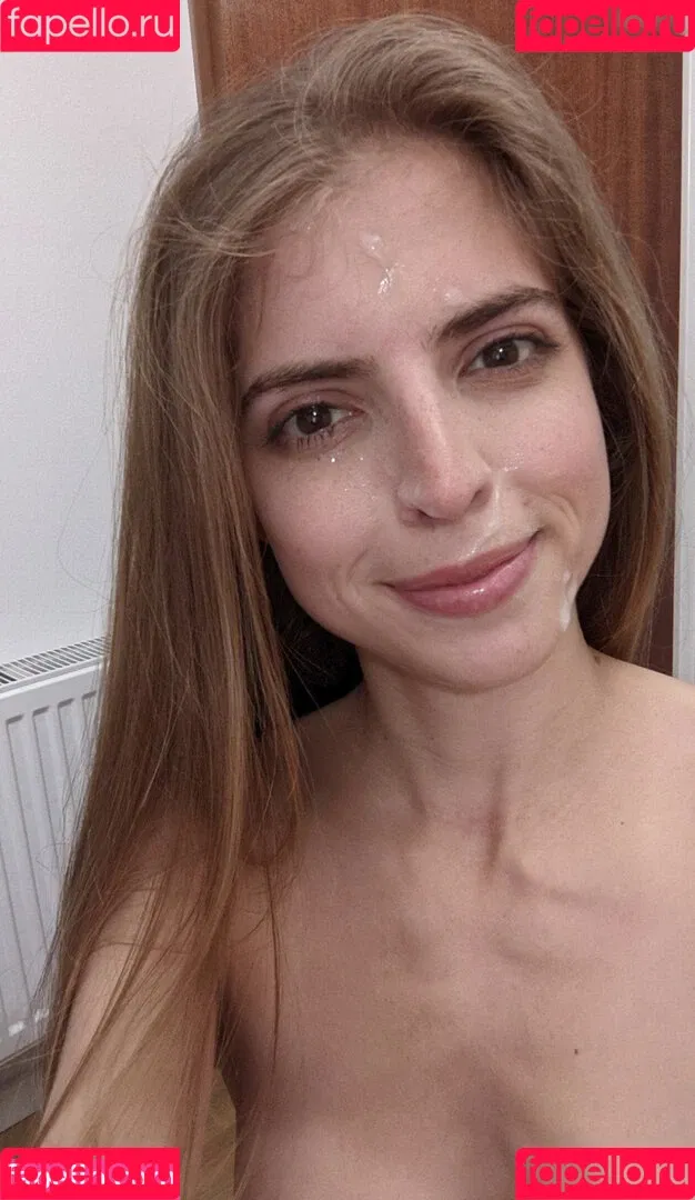 Emelie Crystal Onlyfans Photo Gallery 