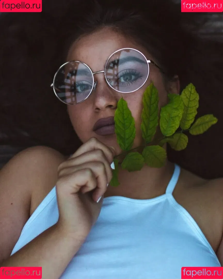 Emalia Genie Safia Onlyfans Photo Gallery 