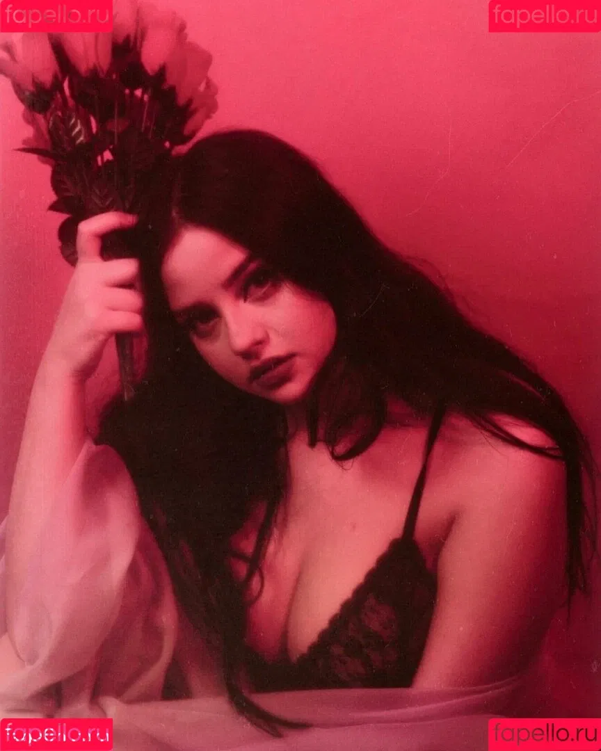 Emalia Genie Safia Onlyfans Photo Gallery 