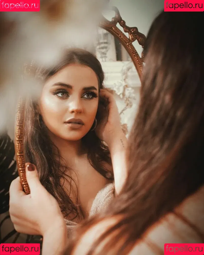 Emalia Genie Safia Onlyfans Photo Gallery 