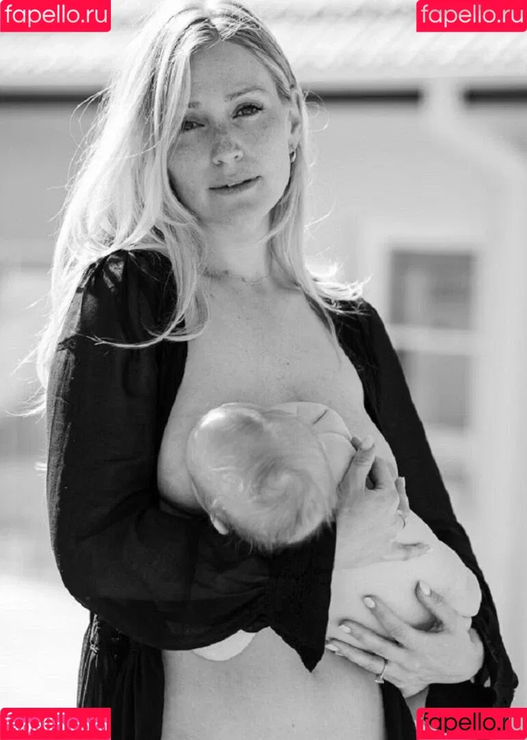 Mumma Mic's ASMR Onlyfans Photo Gallery 