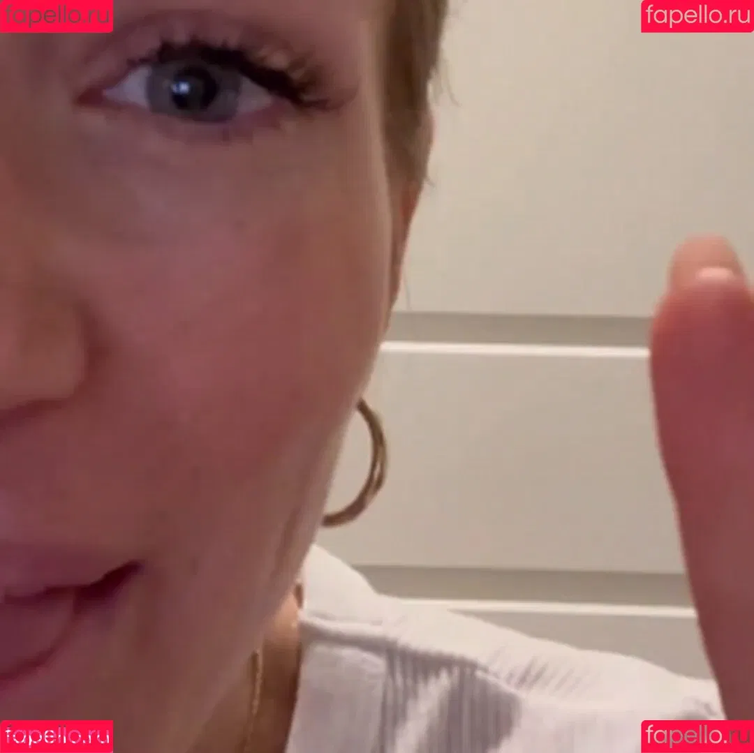 Mumma Mic's ASMR Onlyfans Photo Gallery 