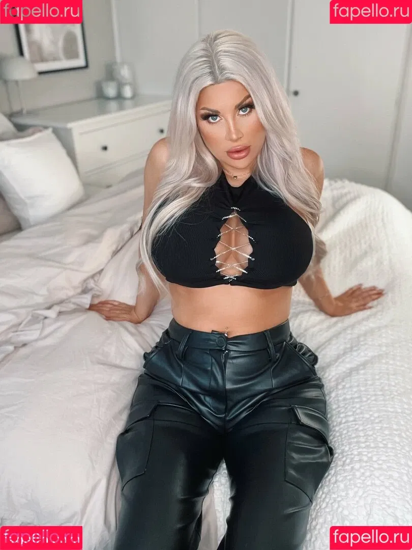 Nicci Azzy Onlyfans Photo Gallery 