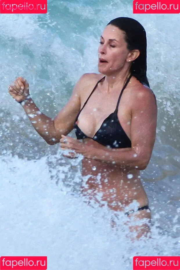 Courteney Cox Onlyfans Photo Gallery 
