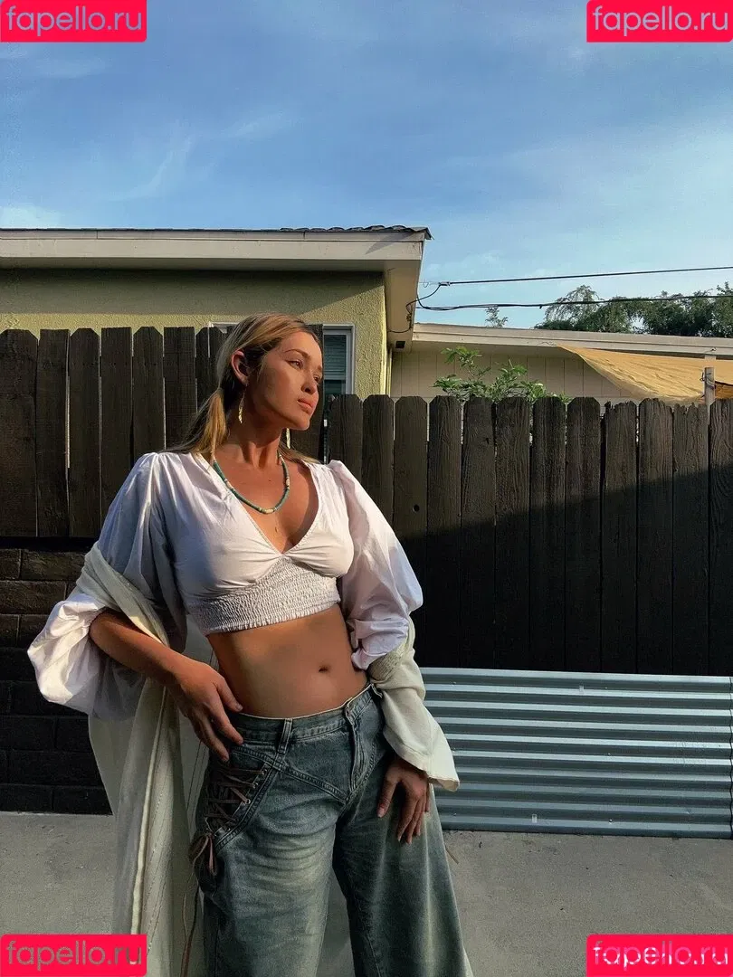 Elley Duhé Onlyfans Photo Gallery 