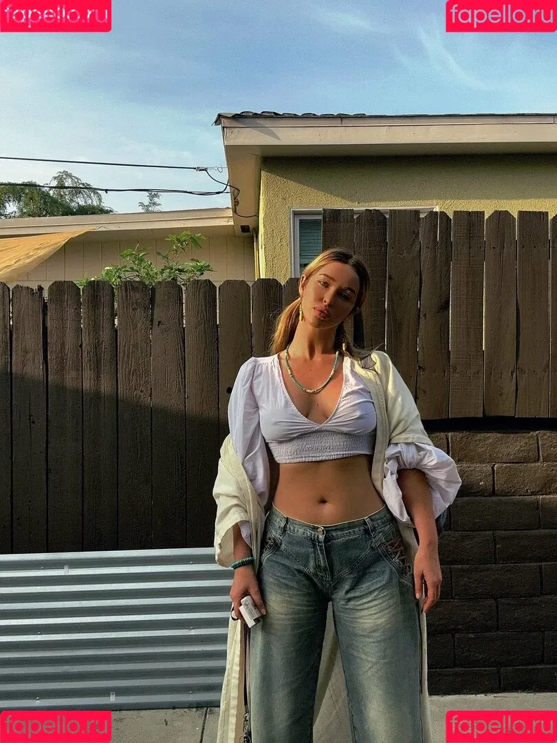 Elley Duhé Onlyfans Photo Gallery 