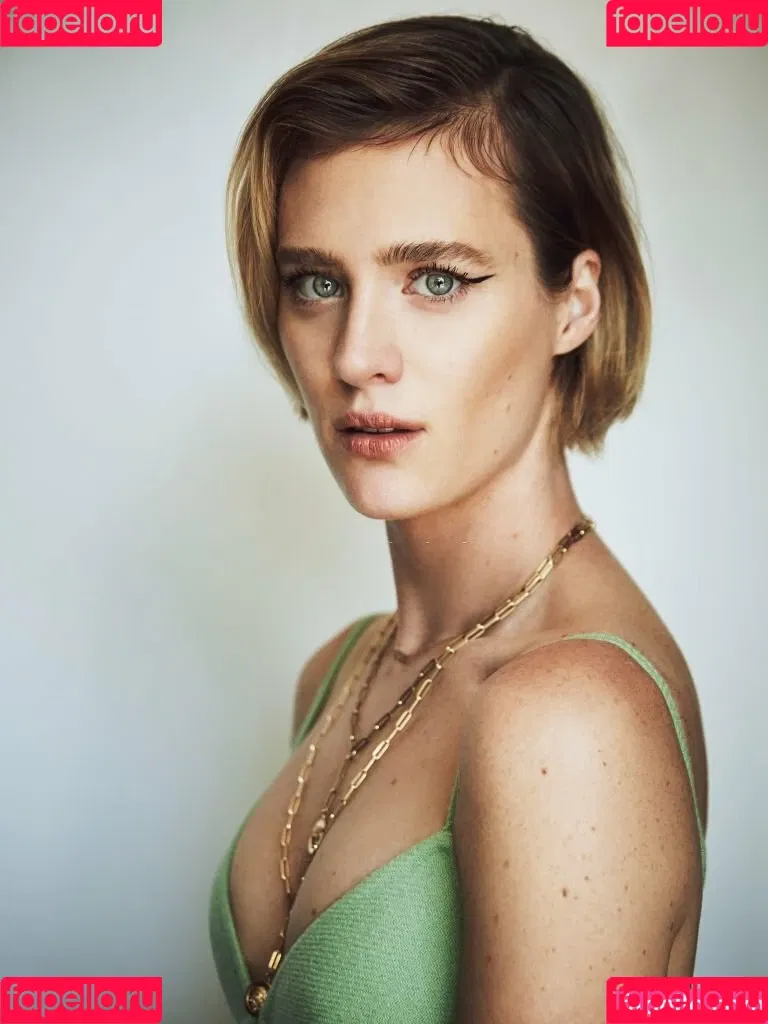 Mackenzie Davis Onlyfans Photo Gallery 