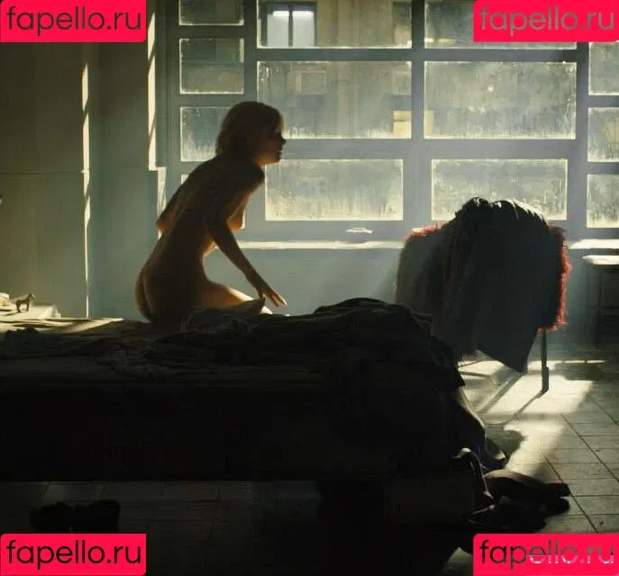 Mackenzie Davis Onlyfans Photo Gallery 