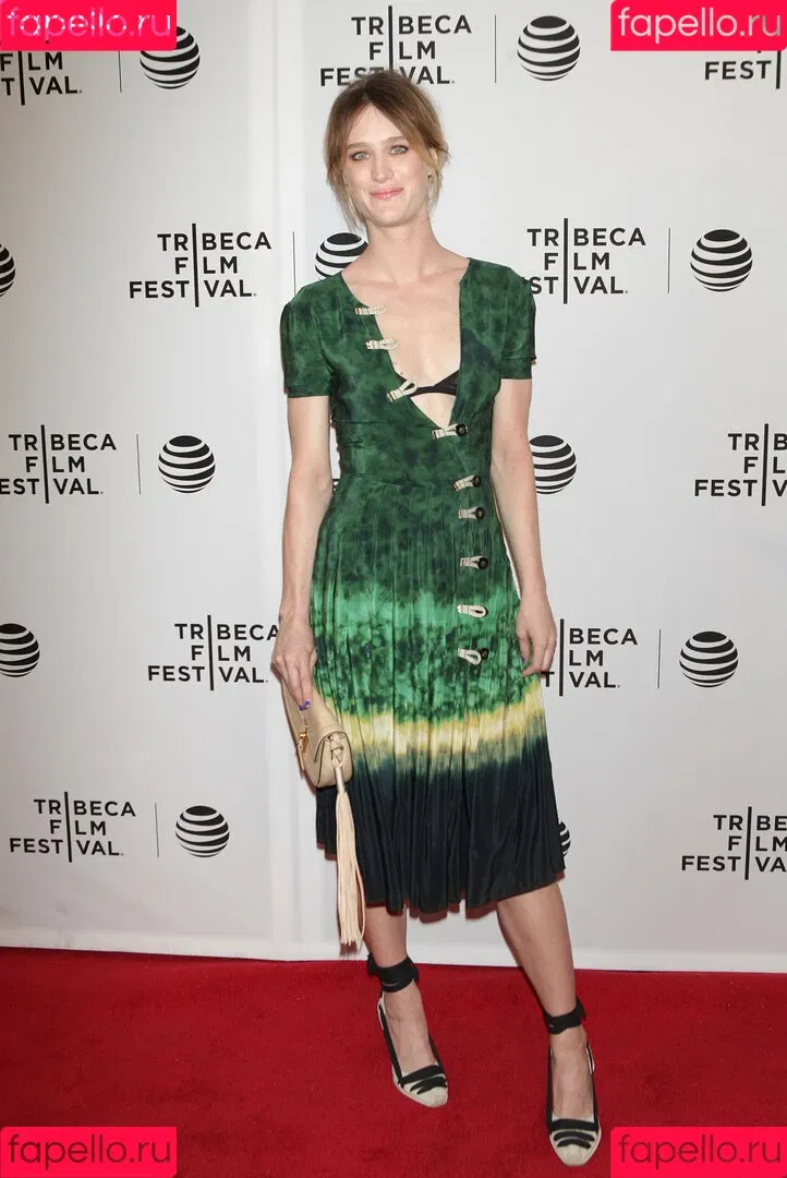 Mackenzie Davis Onlyfans Photo Gallery 