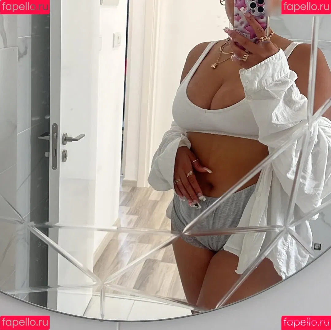 Naomi Berlin Onlyfans Photo Gallery 