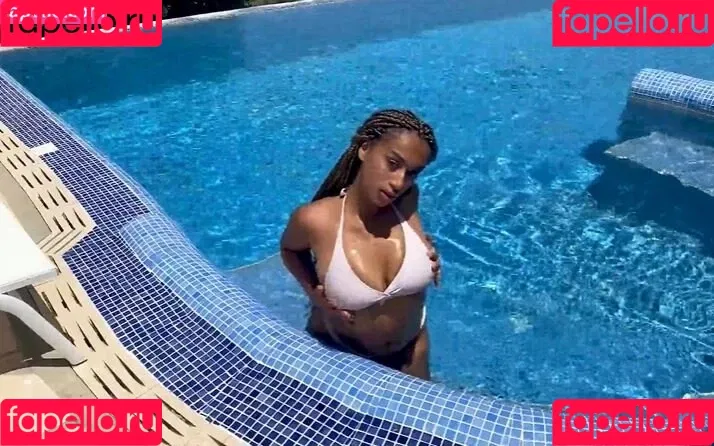 Naomi Berlin Onlyfans Photo Gallery 