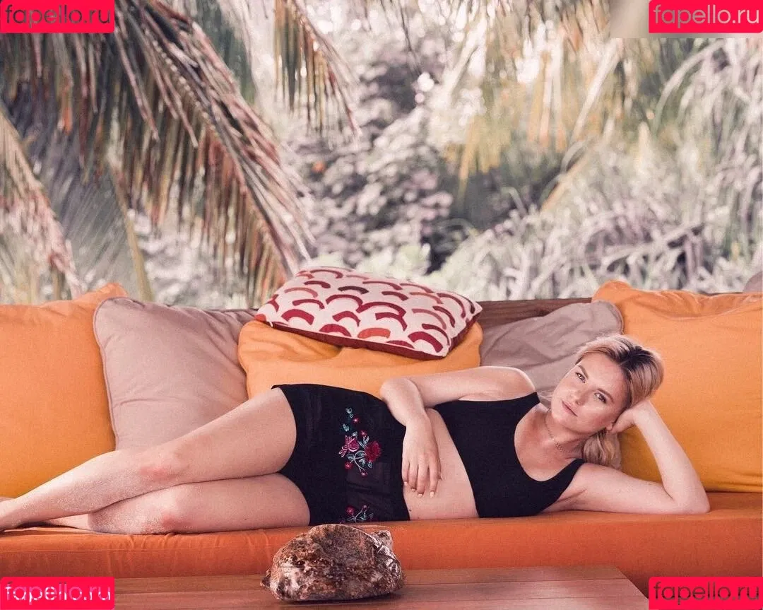 KellyMissesvlog Onlyfans Photo Gallery 