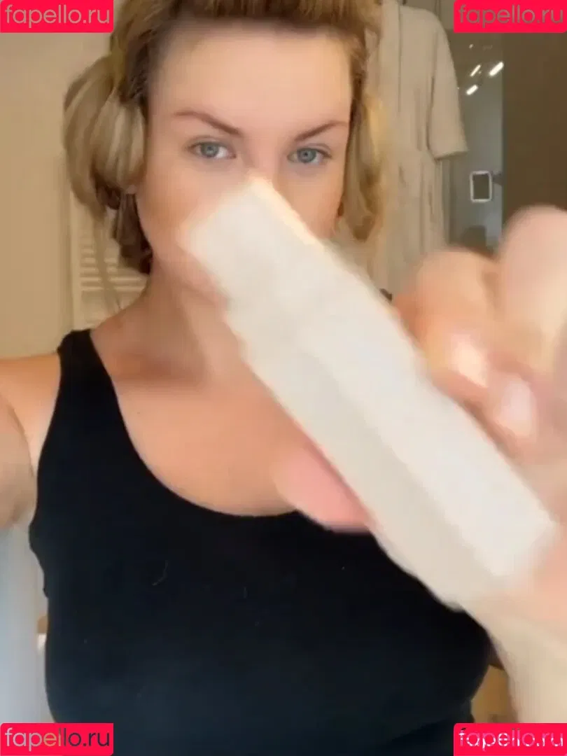 KellyMissesvlog Onlyfans Photo Gallery 